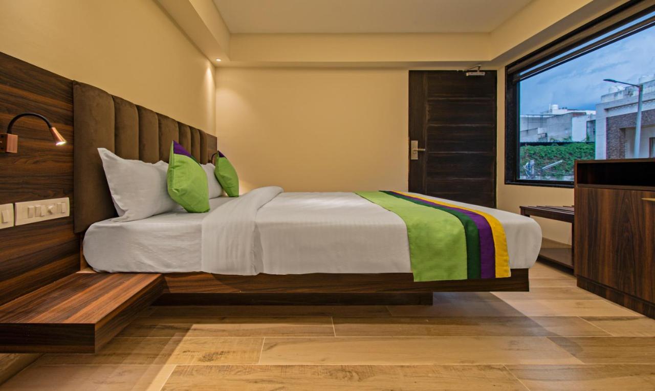 Treebo Pink City Grand Jaipur Bagian luar foto